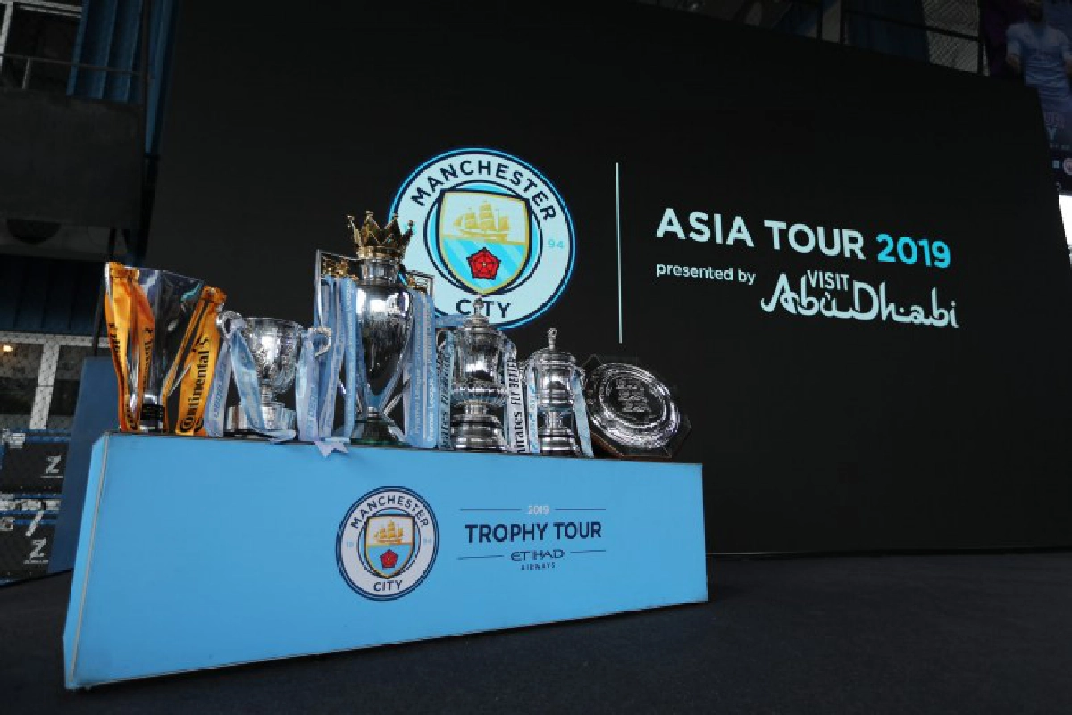 แฟนบอลไทยได้สัมผัสแข้ง ฌอน ไรท์-ฟิลลิปส์  