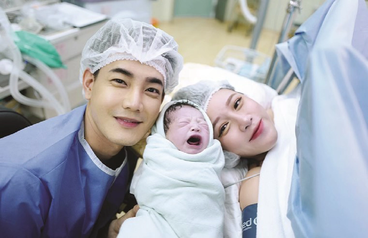 เม้าท์นอกจอ  