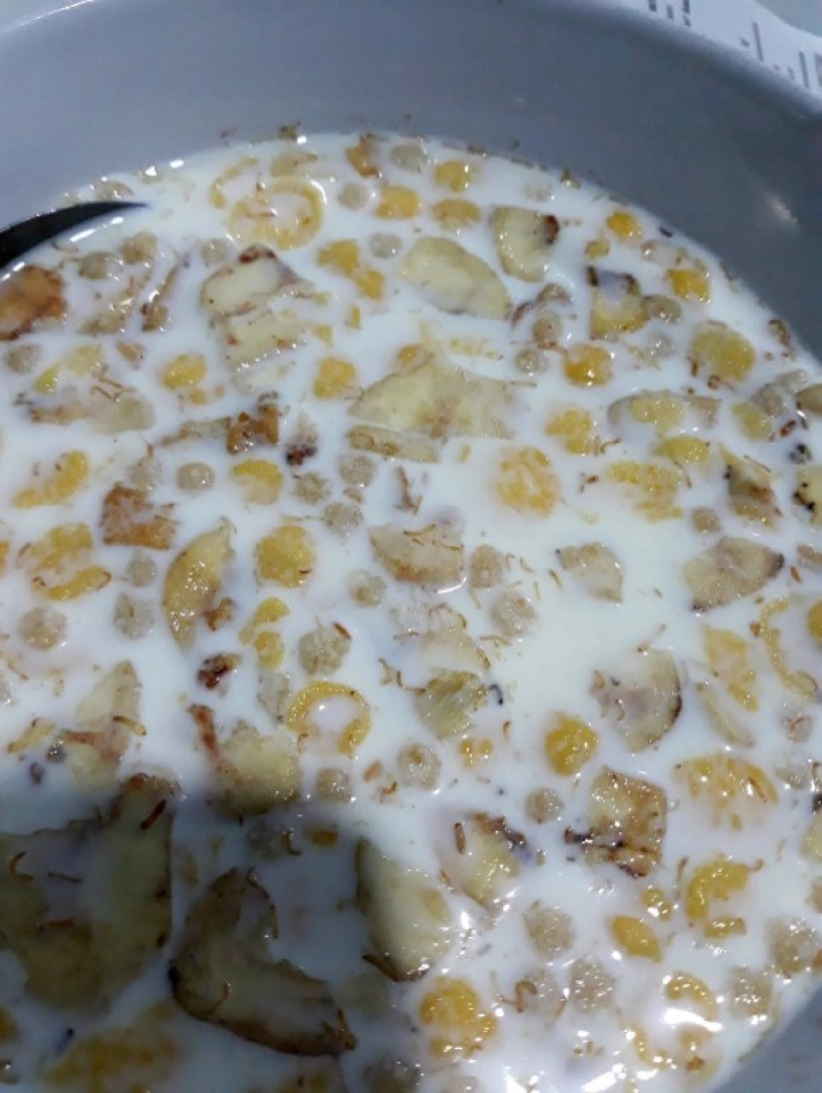 ถึงกับผงะ ซื้อซีเรียลมากินมื้อค่ำเจอ มอด-หนอน ลอยเต็มถ้วย 