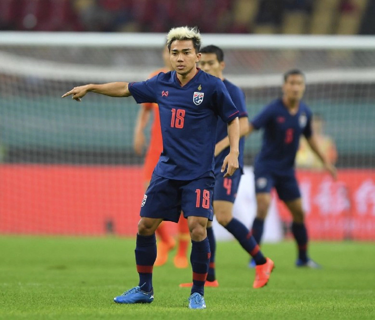 ธีรศิลป์ 10 - ชนาธิป 18