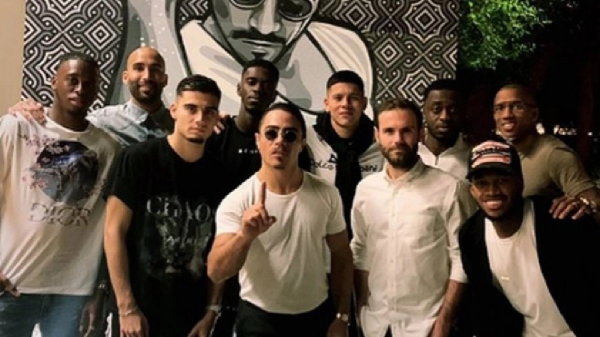 แข้งผีโผล่ดูไบชักภาพเชฟดังเจ้าพ่อโรยเกลือ