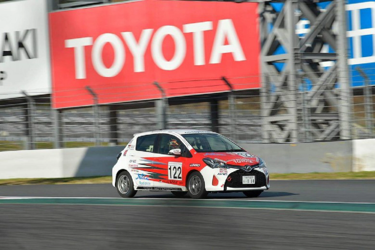 โตโยต้า กาซู เรซซิ่ง มอเตอร์สปอร์ต ส่ง ' พุทธมนต์-กฤษฎิ์ ' 