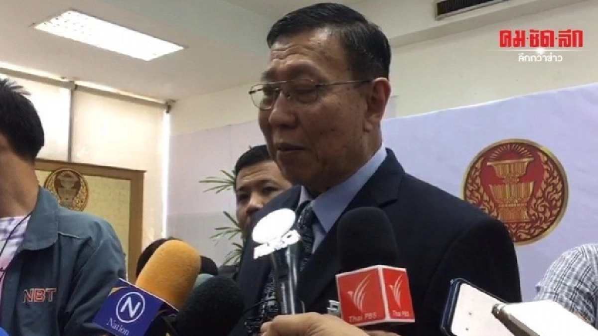 พรเพชร ขวางศึกษาแก้รธน. หั่น ส.ว.ทิ้ง 