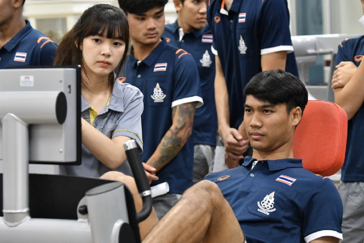 ช้างศึก ผจญหญ้าเทียม 