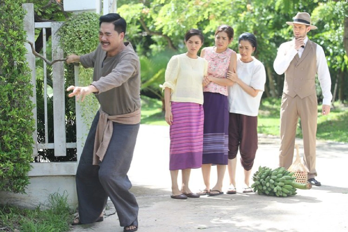 ปูเป้-กุ๊กกิ๊ก รวมพลัง เอาไม้ตี เคลลี่