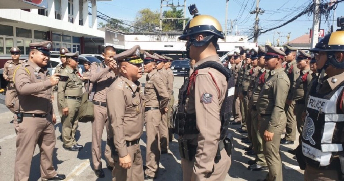 ผู้การฯปทุมเยี่ยมโรงพักขันน็อตดูแลประชาชน ผู้การฯปทุมเยี่ยมโรงพักขันน็อตดูแลประชาชน