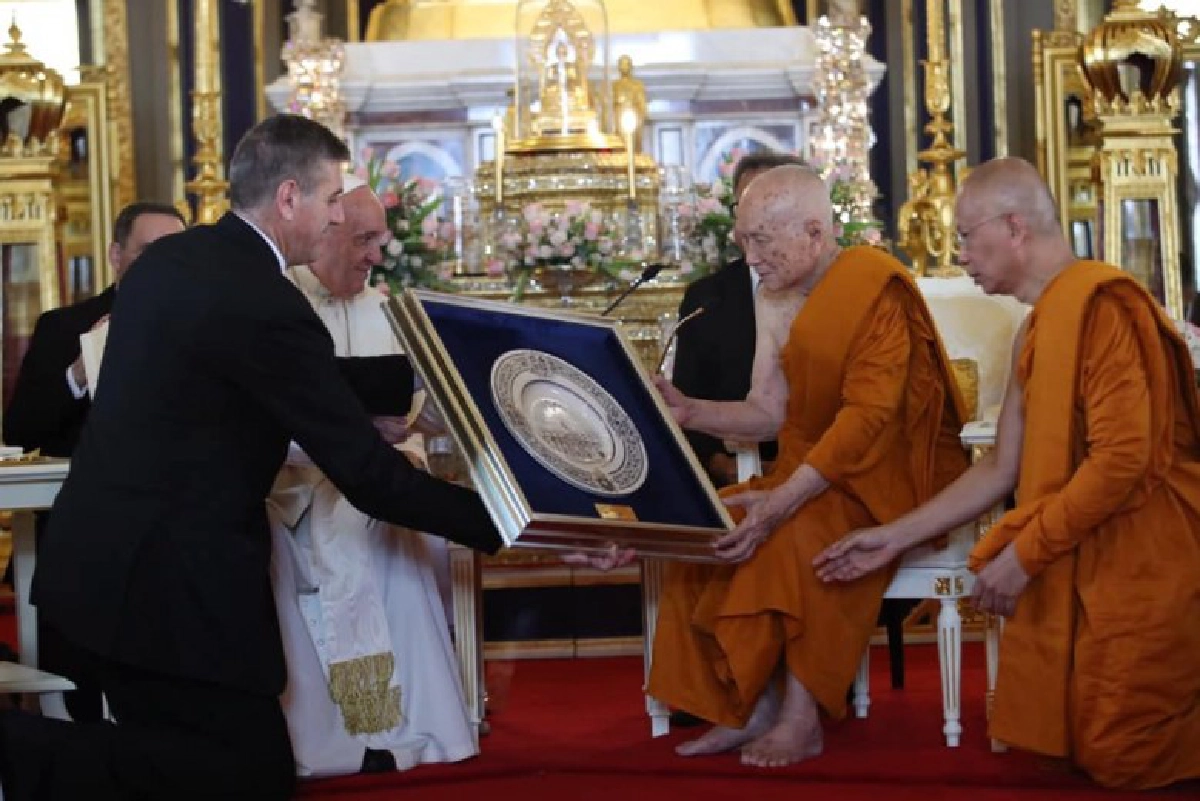 สัมพันธภาพ 2 ผู้นำศาสนา สุดงดงามยิ่ง