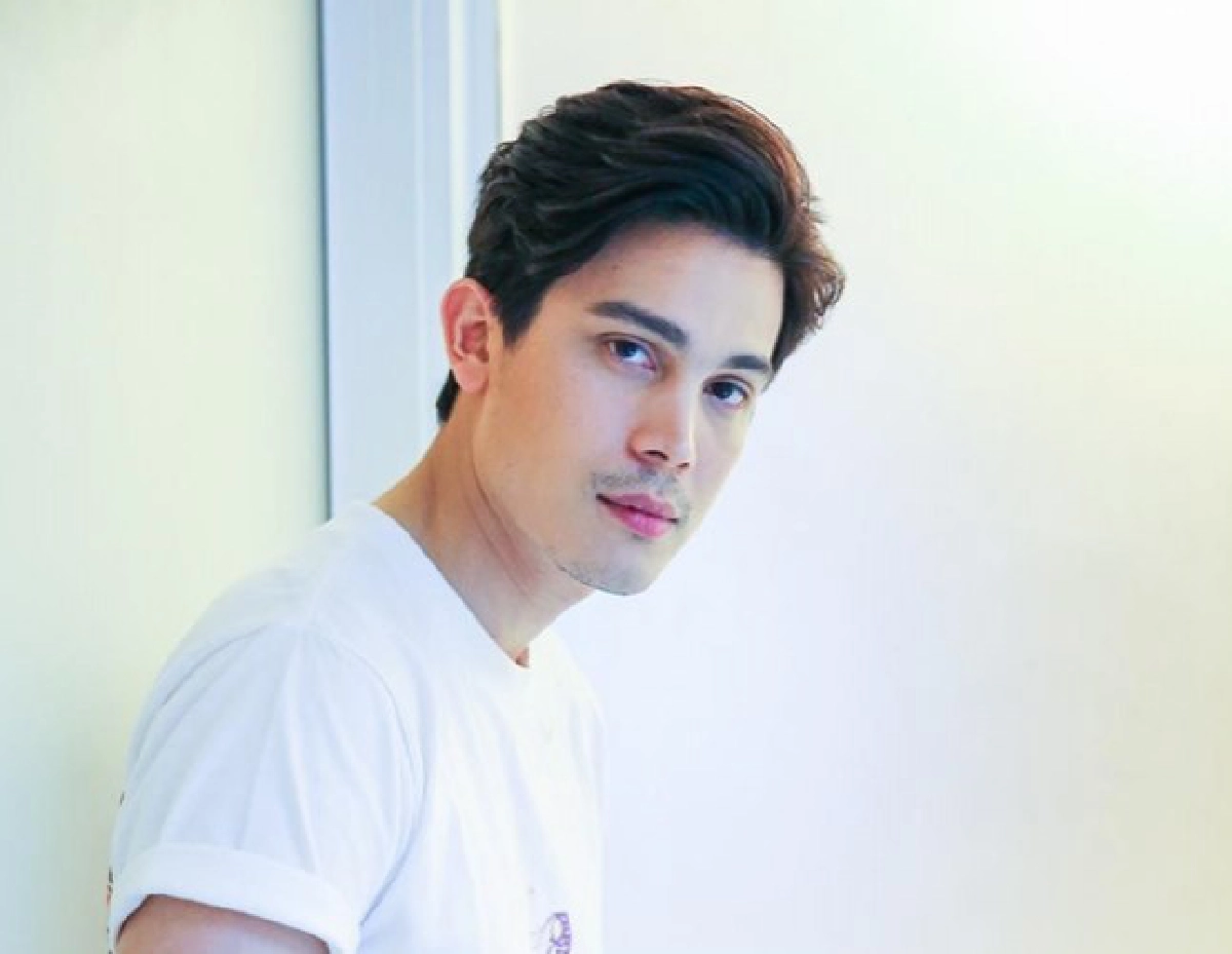เม้าท์นอกจอ