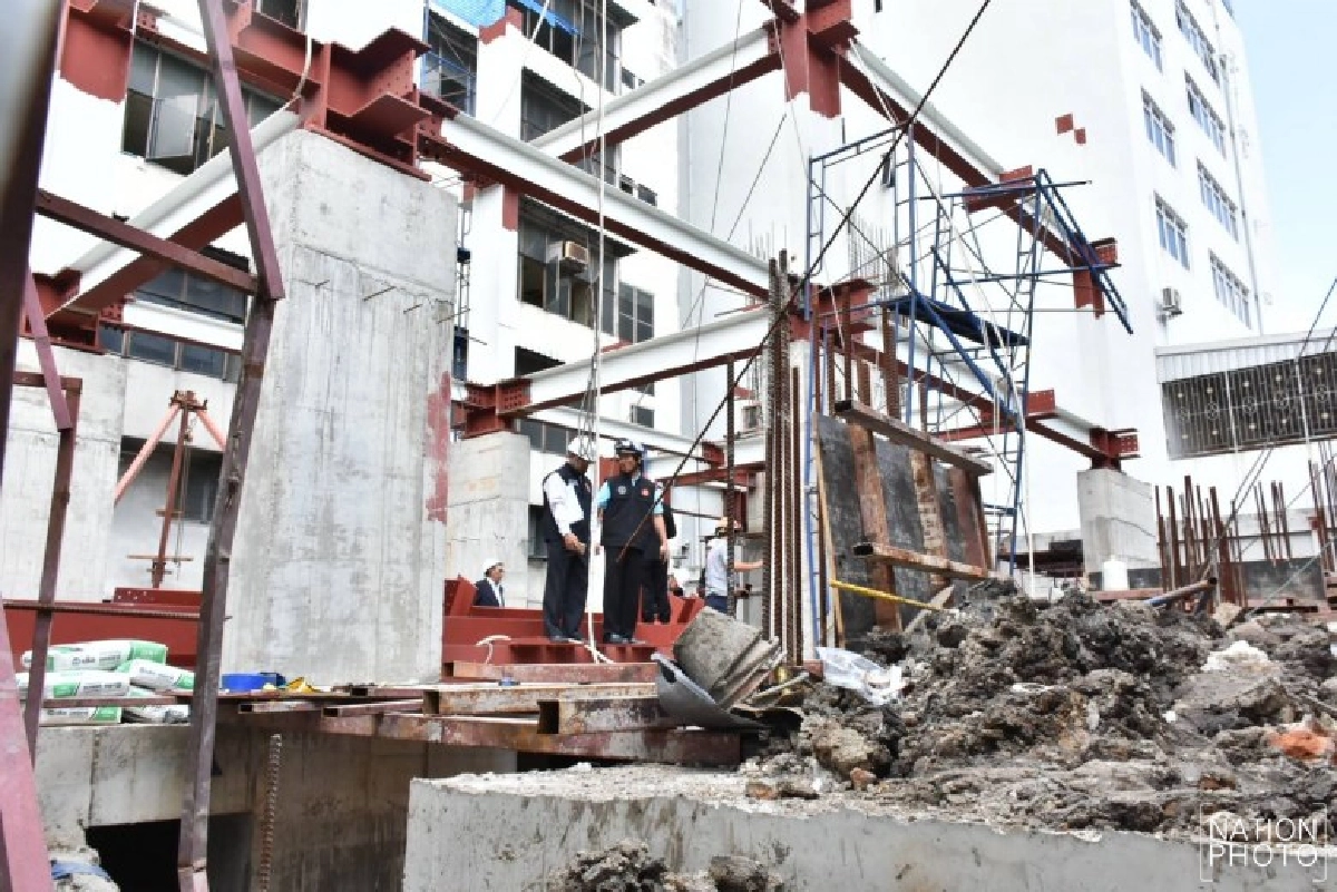 วสท. ตรวจไซต์ก่อสร้างเครนชักรอกทับคนงานเจ็บ 3