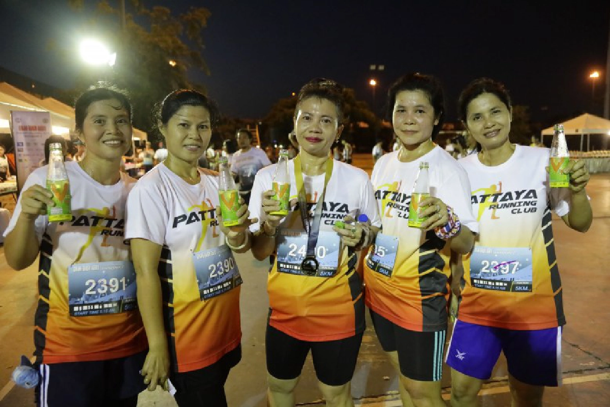 นักวิ่งกว่า 2,000 แห่ร่วมงาน 'คมชัดลึกวิ่งลอยฟ้ามินิมาราธอน'
