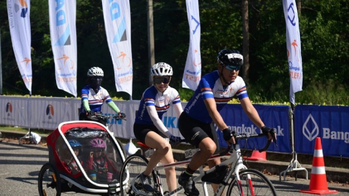 นักปั่น 3,000 ชีวิตสร้างปรากฏการณ์ 'Bangkok Bank CycleFest' นักปั่น 3,000 ชีวิตสร้างปรากฏการณ์ 'Bangkok Bank CycleFest'