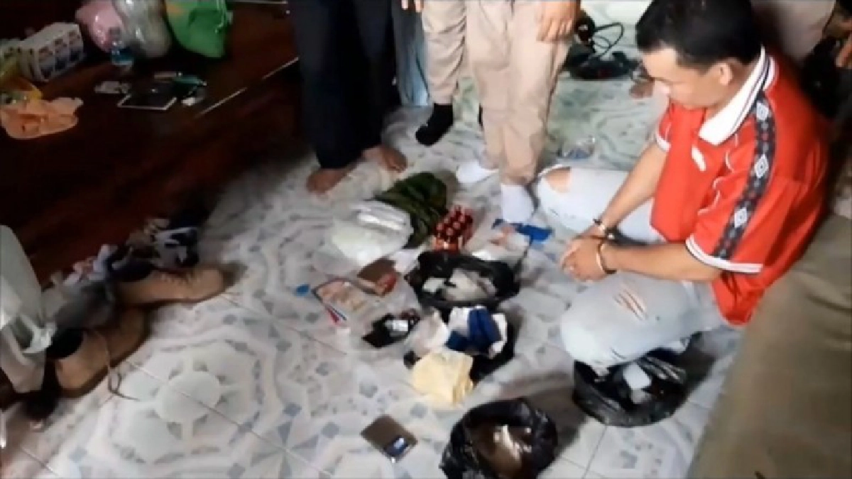 นักค้ายาหัวใสซุกยาในกระปุกผงชูรส ก่อนปฏิเสธ-แถไม่เรื่อย นักค้ายาหัวใสซุกยาในกระปุกผงชูรส ก่อนปฏิเสธ-แถไม่เรื่อย