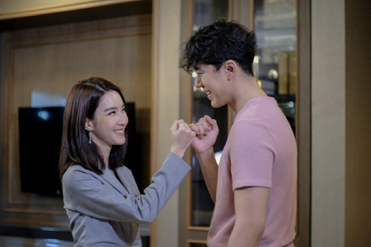 โม จัดหนักใส่ จีน่า ยับ