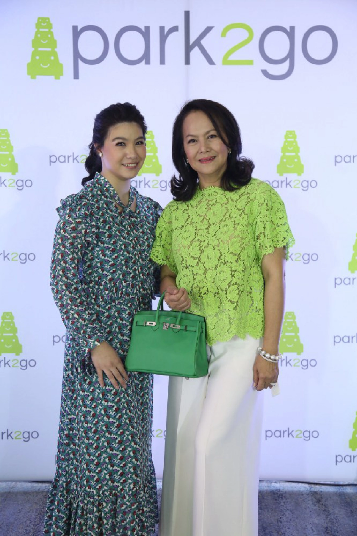 คนดังร่วมฟังเทรนด์ธุรกิจจองก่อนจอด