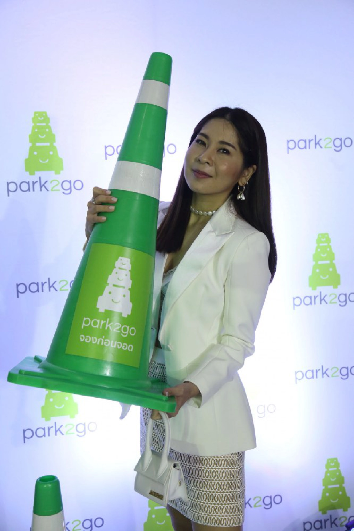 คนดังร่วมฟังเทรนด์ธุรกิจจองก่อนจอด