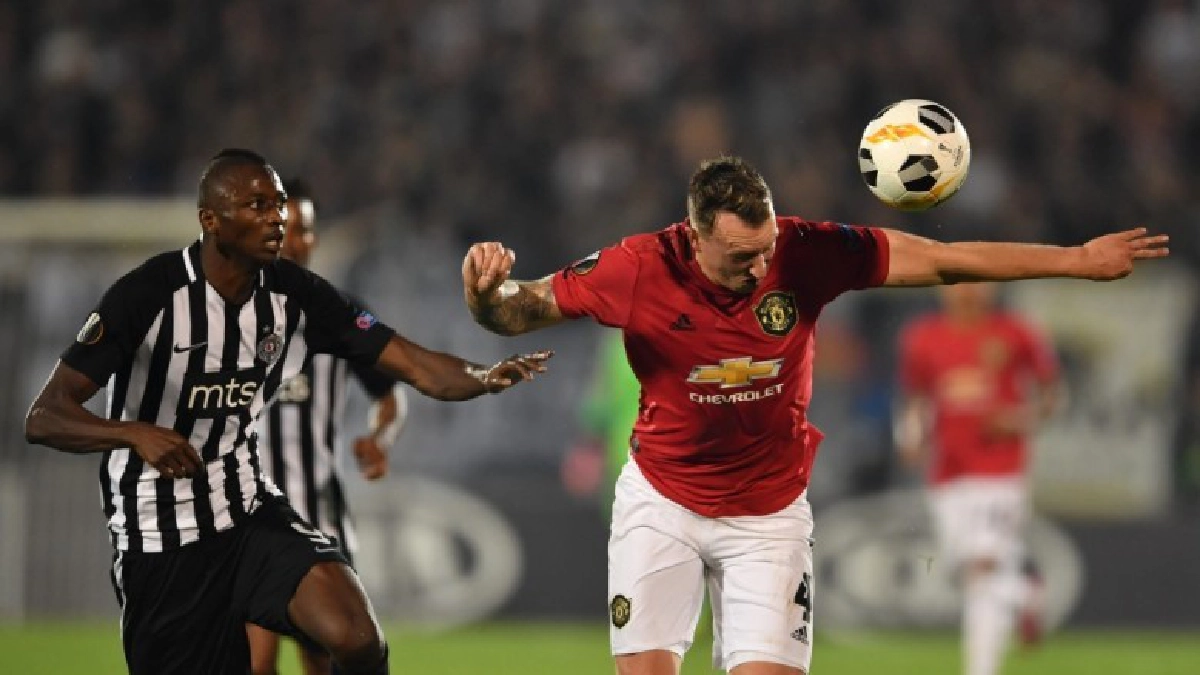 ฟิล โจนส์ ปัดโอกาสเทสติโมเนียลแมตช์ตัวเอง ฟิล โจนส์ ปัดโอกาสเทสติโมเนียลแมตช์ตัวเอง