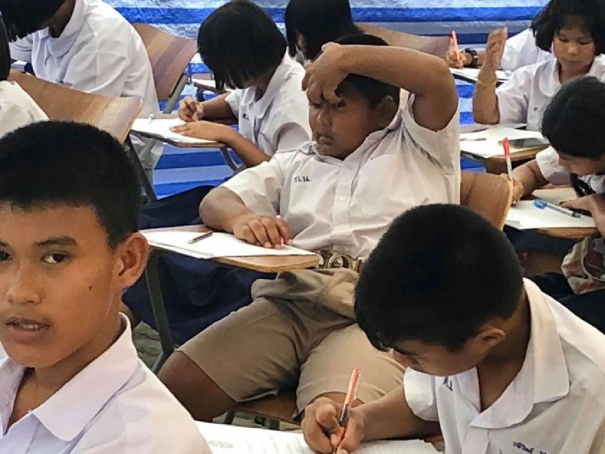 สุดฮา จุดจบคนไม่อ่านหนังสือมาสอบ งานนี้ต้องงัดท่าไม้ตายมาใช้