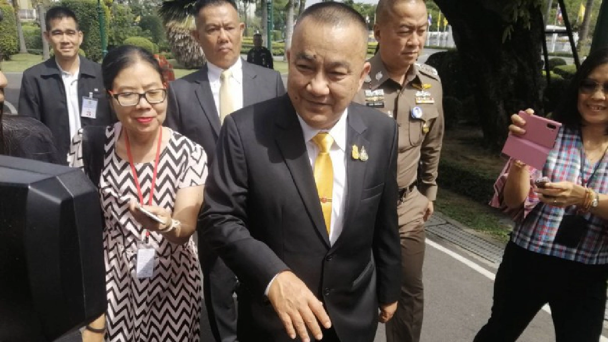 ศรีวราห์ มาแล้วเข้าทำเนียบฯรายงานตัว ดูห้องทำงาน