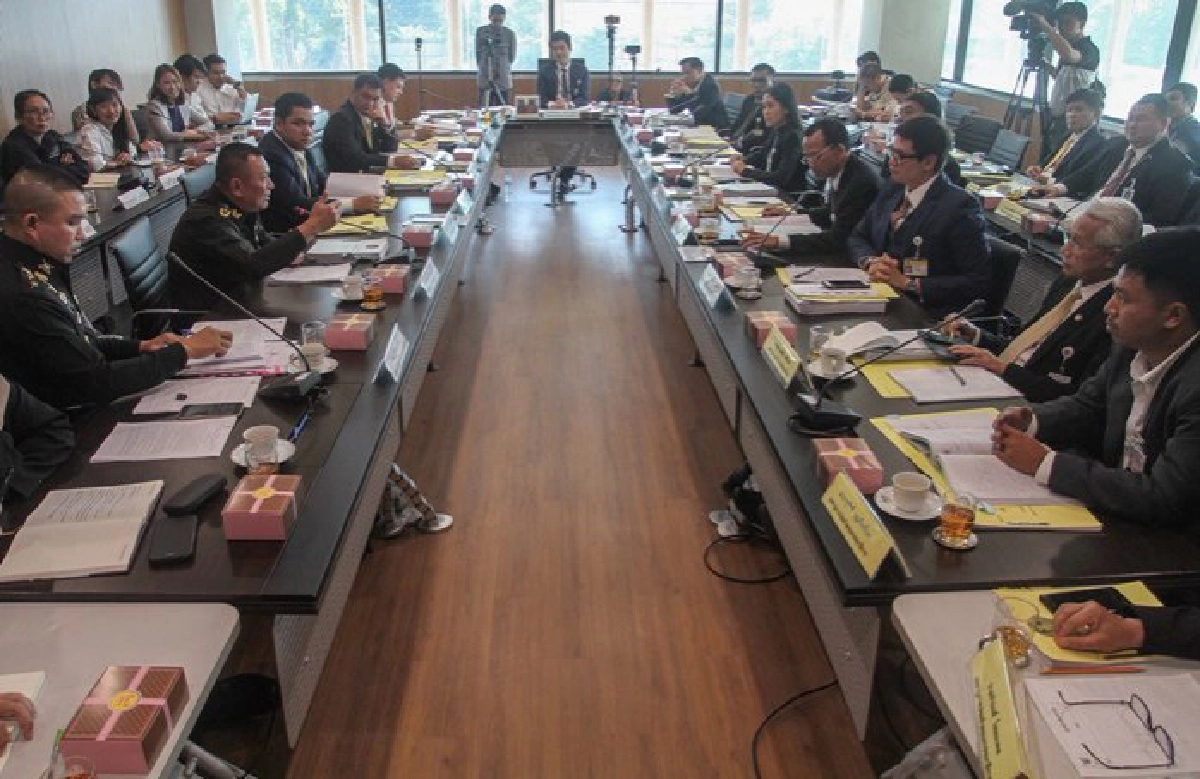 เกมอันตราย'ส้มห้าว'สางแค้นในสภา