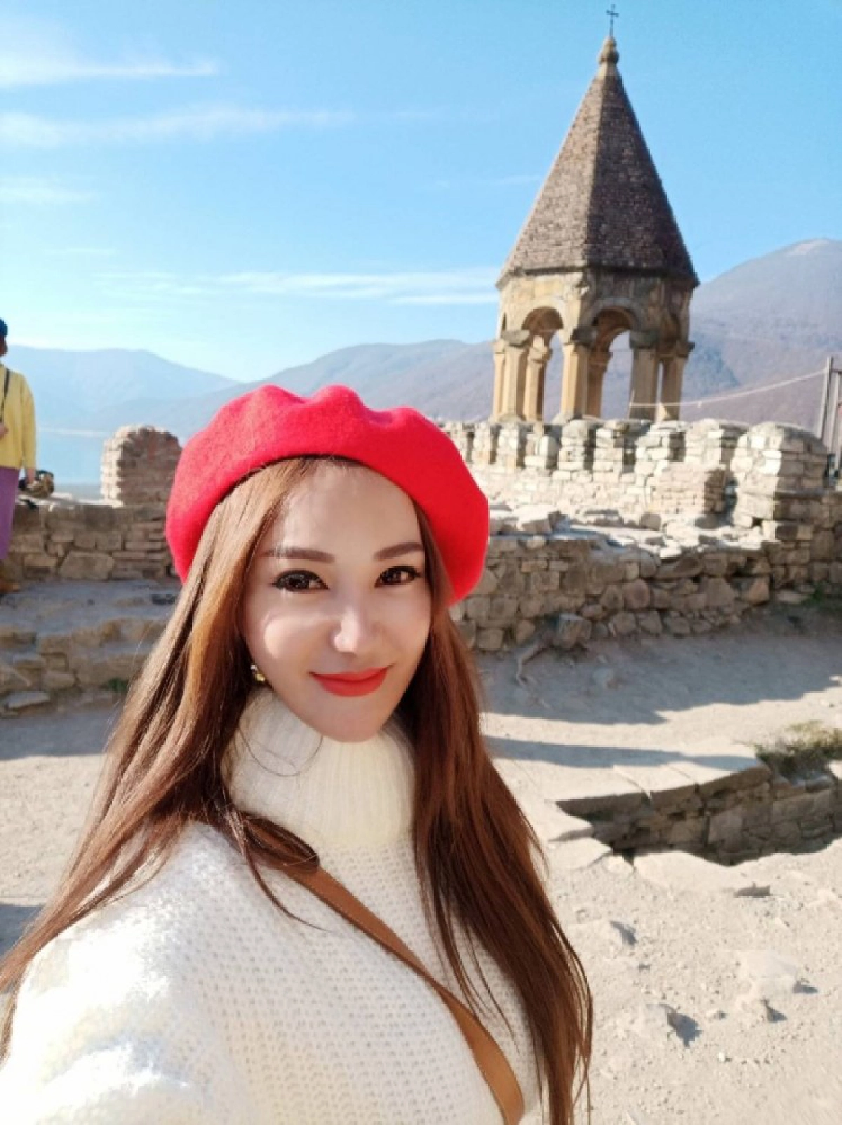 'เปิ้ล-ไอริณ' โดนตำรวจจอร์เจียสอบสวน 