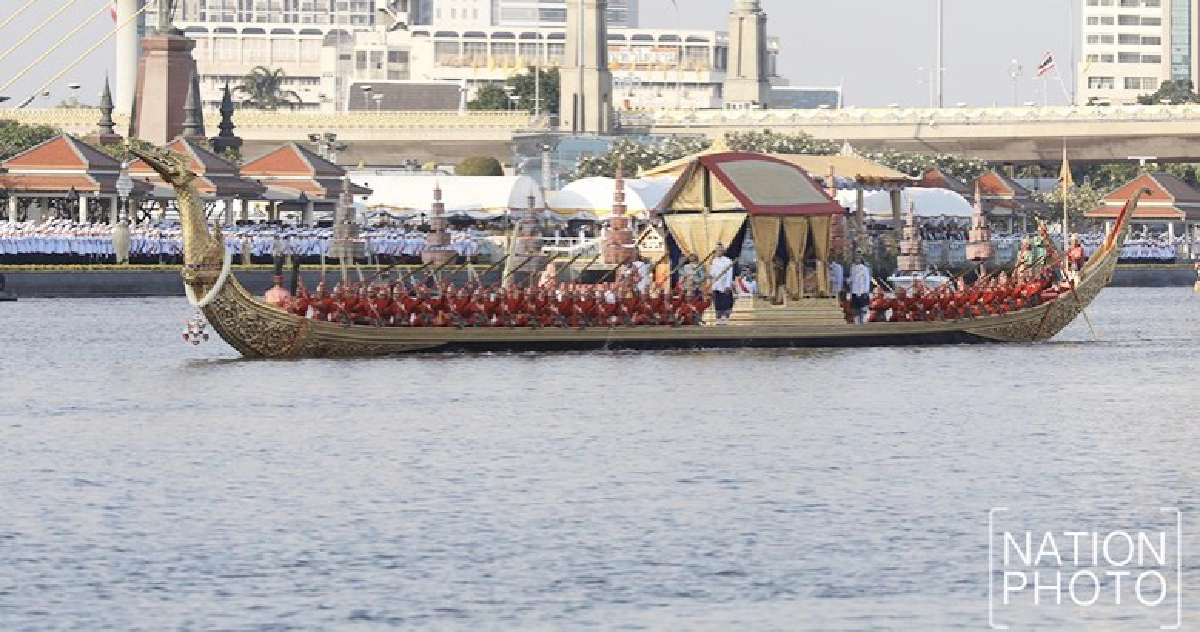 ในหลวงเสด็จฯเลียบพระนครทางชลมารค (ภาพชุด)