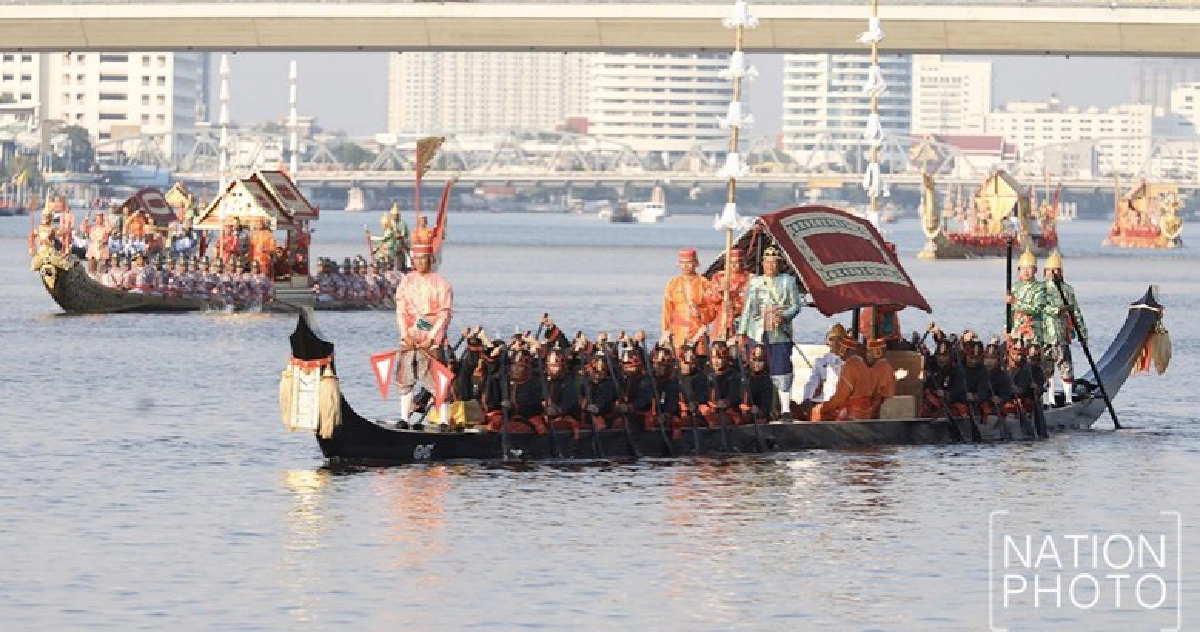 ในหลวงเสด็จฯเลียบพระนครทางชลมารค (ภาพชุด)