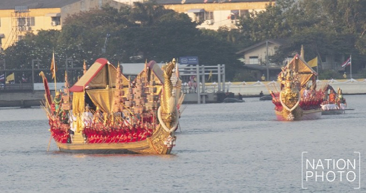 ในหลวงเสด็จฯเลียบพระนครทางชลมารค (ภาพชุด)