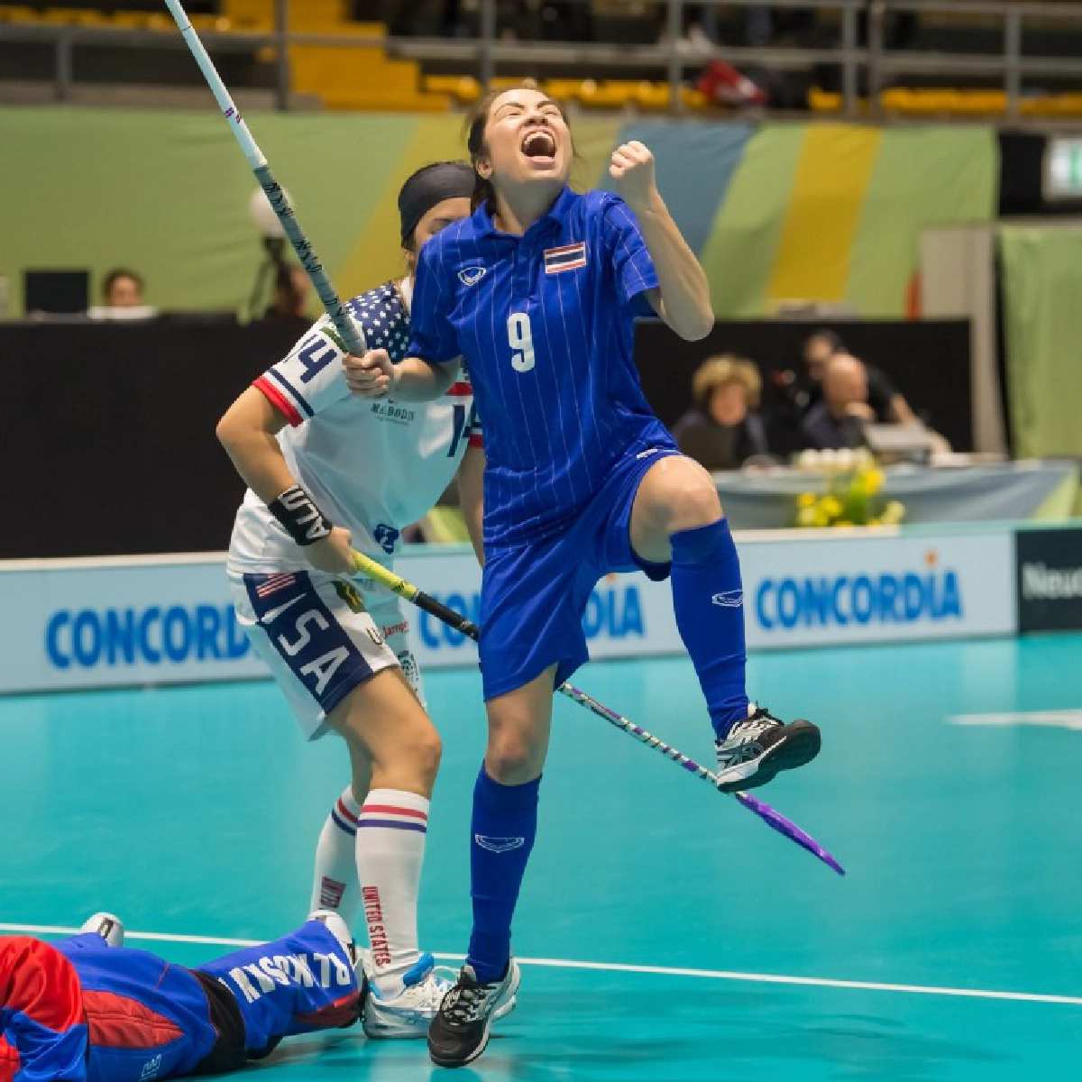 ฟลอร์บอลสาวถล่มสหรัฐฯ 10-6