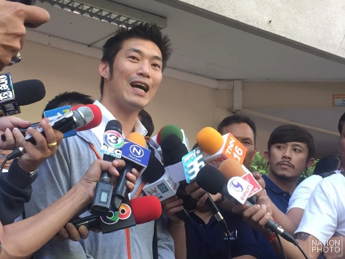 ธนาธร ไม่ตอบช่องทางสู้ศาลรธน. บอกเขามีปากกา