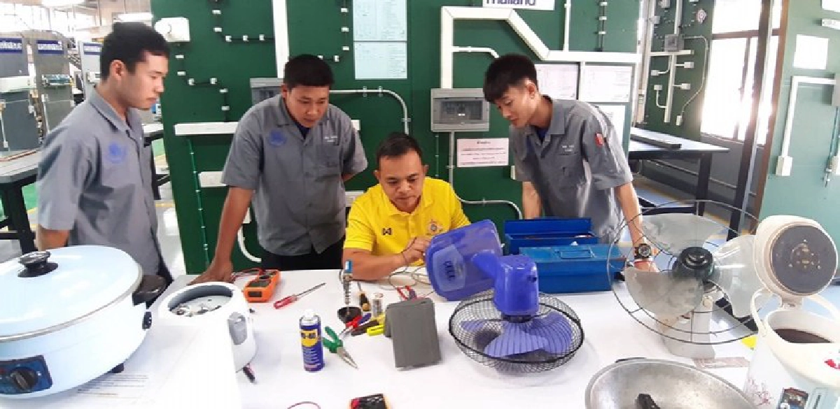กพร.ส่งมอบ 2 สุข ให้ความรู้-ให้บริการ ช่วงเทศกาลปีใหม่ 
