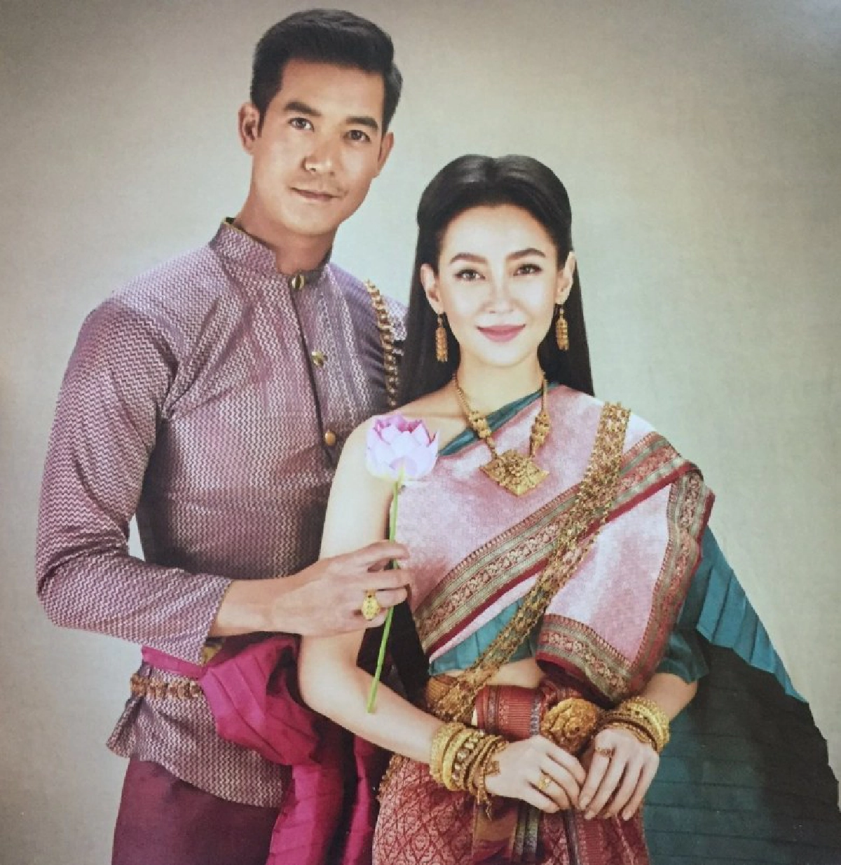 แฟนคลับถึงกับฟิน เวียร์-เบลล่า ถ่ายแบบปฎิทินปี 2563 