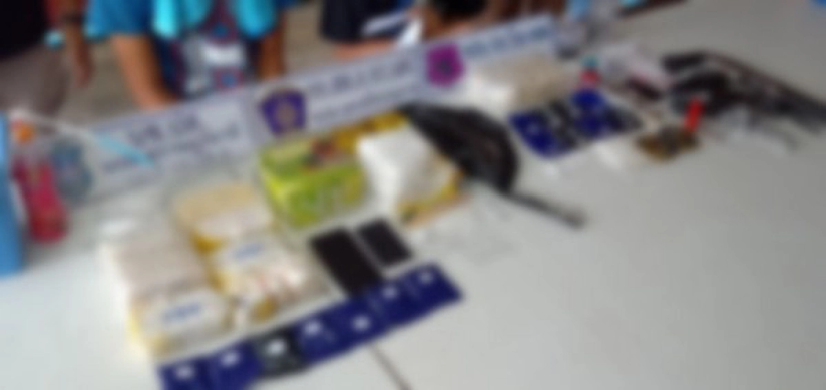 ผู้การฯเมืองคอนแถลงจับ2ผู้ต้องหาพร้อมยานรก-อาวุธปืนเพียบ