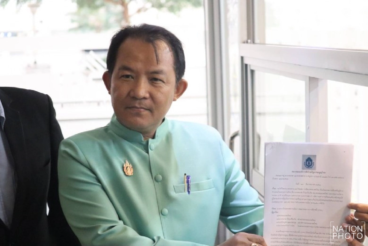 ศรีสุวรรณ ร้องกกต.ยุบอนค.ผิดซ้ำ ธนาธร-ปิยบุตร-ช่อ