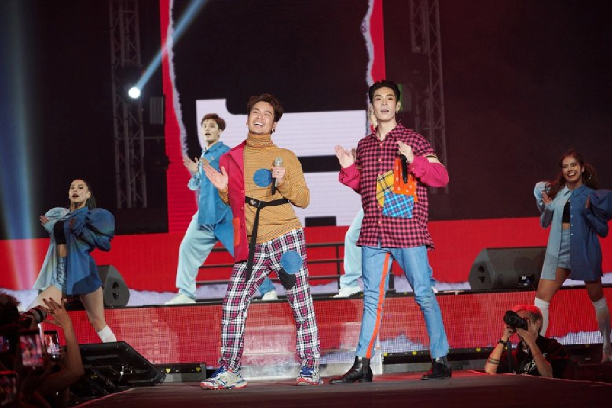 \'11 หนุ่มสามีแห่งชาติ\' จัดเต็ม  \'มาย บอยเฟรนด์ คอนเสิร์ต\'