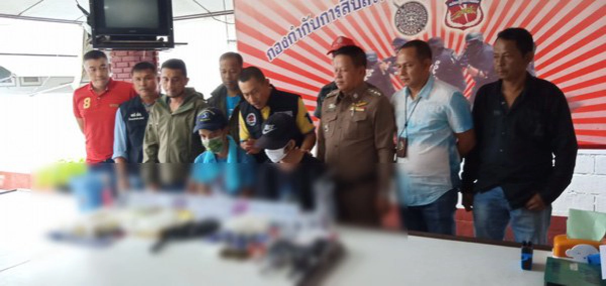 ผู้การฯเมืองคอนแถลงจับ2ผู้ต้องหาพร้อมยานรก-อาวุธปืนเพียบ