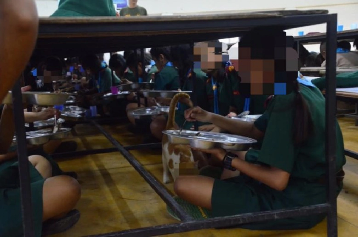 โซเชียลวิจารณ์สนั่นทหารลงโทษนักเรียนมุดลงไปกินข้าวใต้โต๊ะ