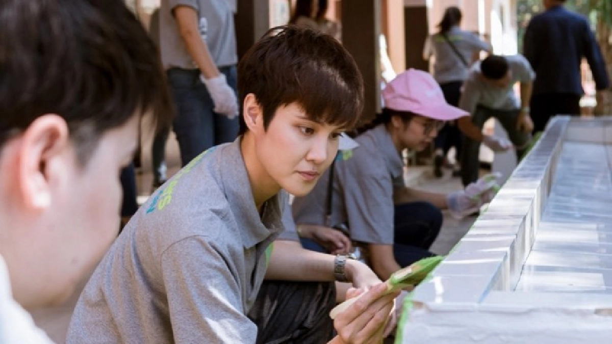 "เจี๊ยบ" ลลนา นำทีมมอบความสุขส่งท้ายปี