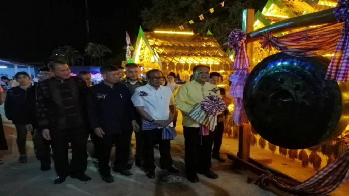 อำเภอฟากท่า จังหวัดอุตรดิตถ์จัดงานประเพณีบุญปราสาทข้าว