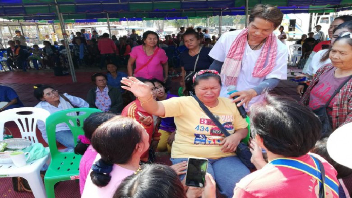 ชัยภูมิชาวบ้านแห่ขอเลขเด็ดพิธีนำต้นตะเคียนทองเจ้าแม่ประสพโชคเข้าวัดบ่อน้ำผุดศักดิ์สิทธิ์คึกคัก ชัยภูมิชาวบ้านแห่ขอเลขเด็ดพิธีนำต้นตะเคียนทองเจ้าแม่ประสพโชคเข้าวัดบ่อน้ำผุดศักดิ์สิทธิ์คึกคัก