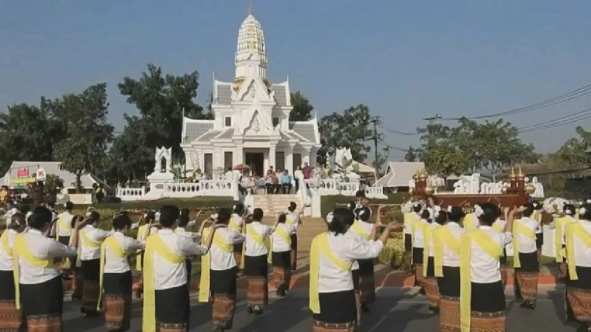 สุโขทัย นางรำ 500 คนรำบวงสรวงสมโภชศาลหลักเมืองสวรรคโลกเนื่องในเทศกาลปีใหม่ สุโขทัย นางรำ 500 คนรำบวงสรวงสมโภชศาลหลักเมืองสวรรคโลกเนื่องในเทศกาลปีใหม่