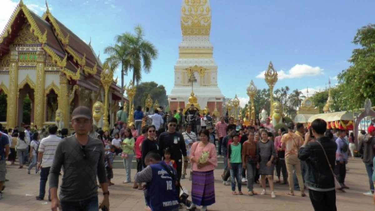 ชาวพุทธแห่ทำบุญไหว้พระธาตุพนม เสริมบุญบารมีรับปีใหม่ 2563 เตรียมสวดมนต์ข้ามปีอาเชี่ยนยิ่งใหญ่ ชาวพุทธแห่ทำบุญไหว้พระธาตุพนม เสริมบุญบารมีรับปีใหม่ 2563 เตรียมสวดมนต์ข้ามปีอาเชี่ยนยิ่งใหญ่
