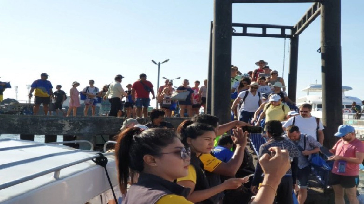 ท่องเที่ยวทางทะเลพังงา นทท.แห่เดินทางพักผ่อนคึกคัก