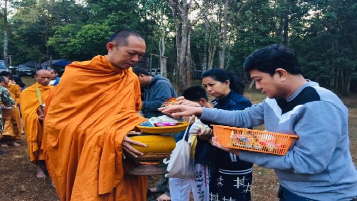 อช. ลำคลองงู จัดพิธีทำบุญตักบาตรให้ นทท. ทำบุญเนื่องในวันปีใหม่ อช. ลำคลองงู จัดพิธีทำบุญตักบาตรให้ นทท. ทำบุญเนื่องในวันปีใหม่