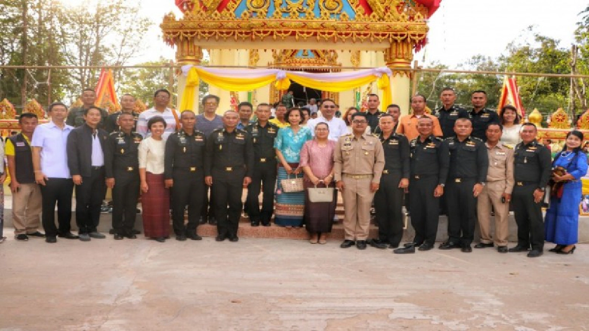 แม่ทัพภาคที่ 2 เดินทางเป็นประธานทำบุญ 'ตัดหวายลูกนิมิต' แม่ทัพภาคที่ 2 เดินทางเป็นประธานทำบุญ 'ตัดหวายลูกนิมิต'
