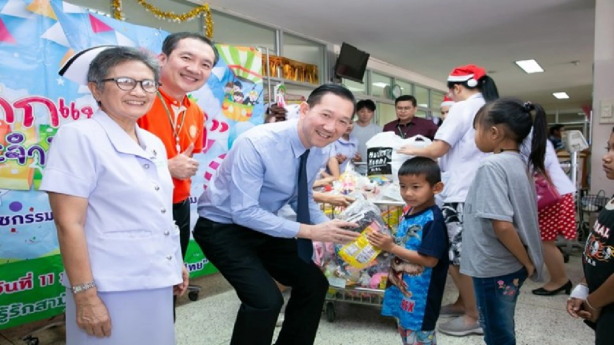 รพ.มหาสารคาม ส่งความสุข มอบของขวัญเป็นกำลังใจให้เด็กป่วย