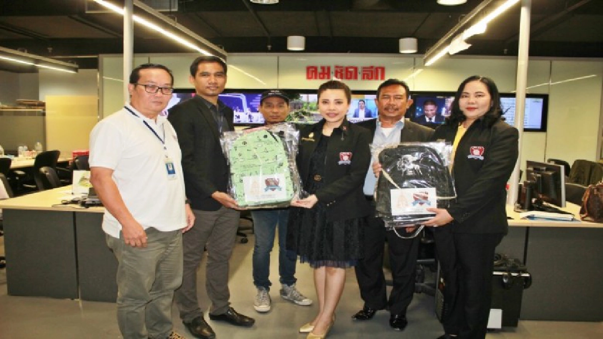 ผู้ทรงคุณวุฒิ กต.ตร.ด้านสังคม เข้าสวัสดีปีใหม่ คมชัดลึก ผู้ทรงคุณวุฒิ กต.ตร.ด้านสังคม เข้าสวัสดีปีใหม่ คมชัดลึก