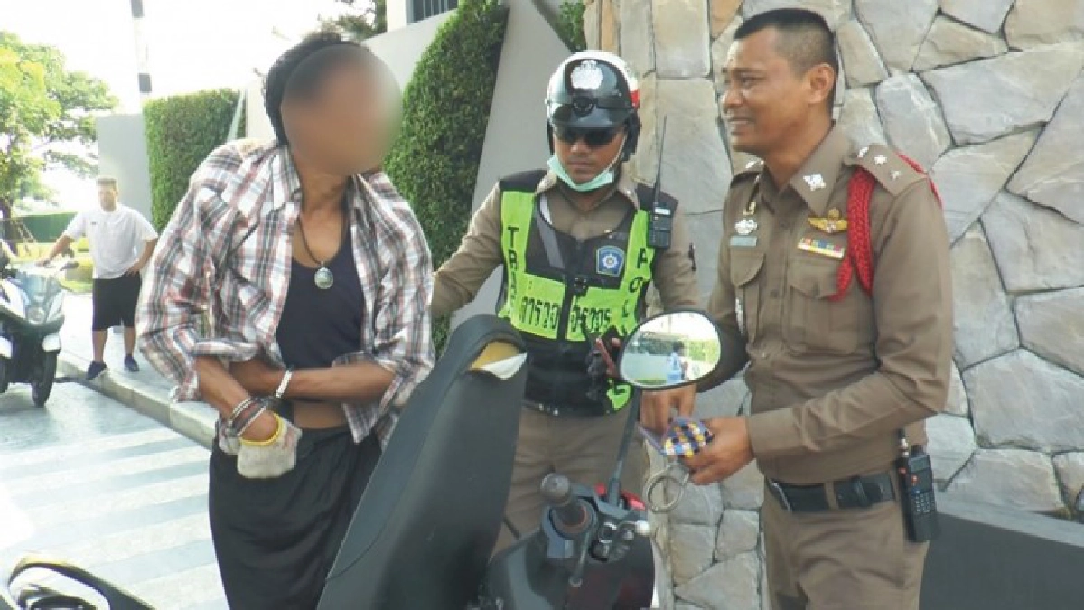 หนุ่มต่างชาติช่วยตำรวจจับหนุ่มไทยพกยาเสพติดหนีด่าน