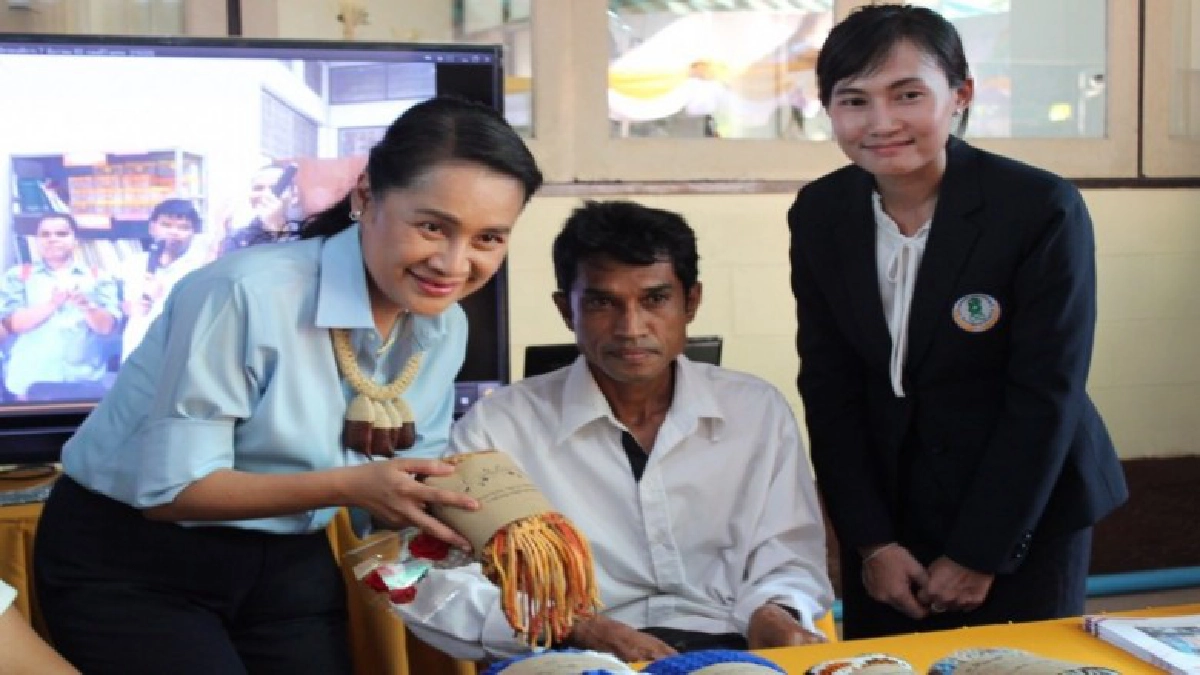 ลุยเมืองแปดริ้วตามติดงานการศึกษาคนพิการ ลุยเมืองแปดริ้วตามติดงานการศึกษาคนพิการ