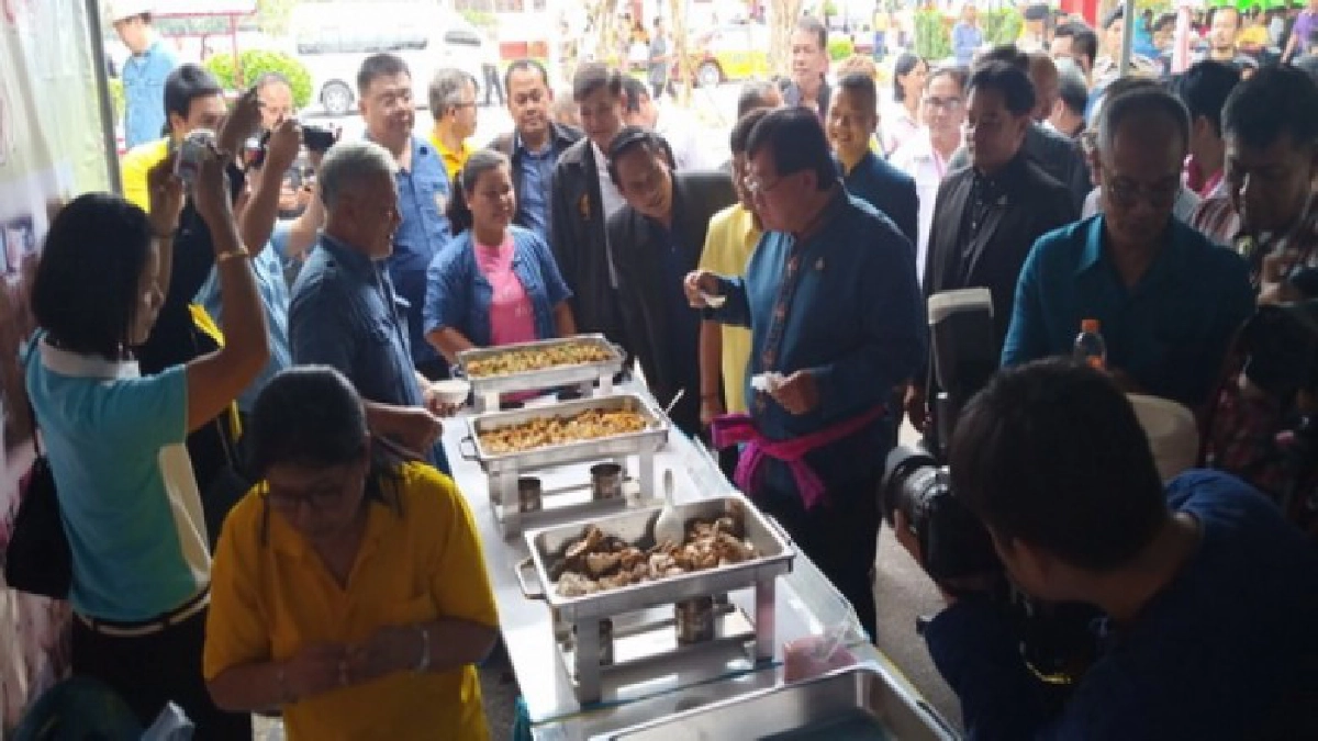 รมช.เกษตรฯ ลงใต้ สั่งลุยโครงการส่งเสริมเลี้ยงสัตว์สร้างอาชีพ รมช.เกษตรฯ ลงใต้ สั่งลุยโครงการส่งเสริมเลี้ยงสัตว์สร้างอาชีพ