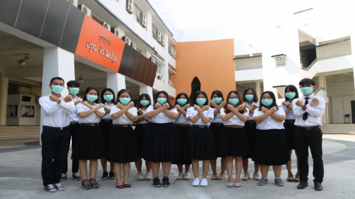 คณะสาธารณสุข มข.ฟิตรณรงค์ใส่หน้ากากอนามัยป้องกันฝุ่นพิษ